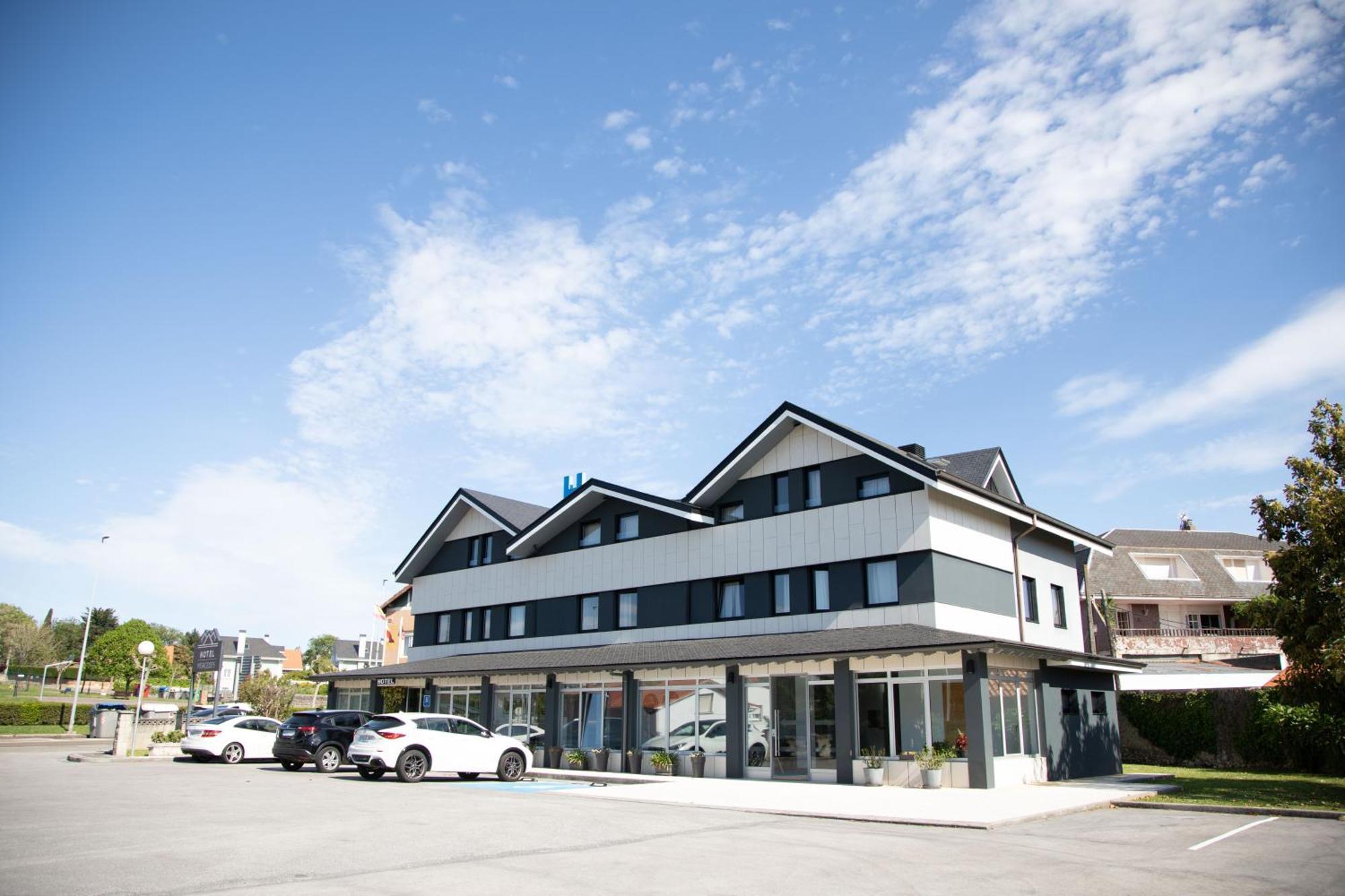 Hotel Mercedes Camargo Exterior photo